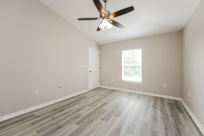 009 photo main bedroom 13159616