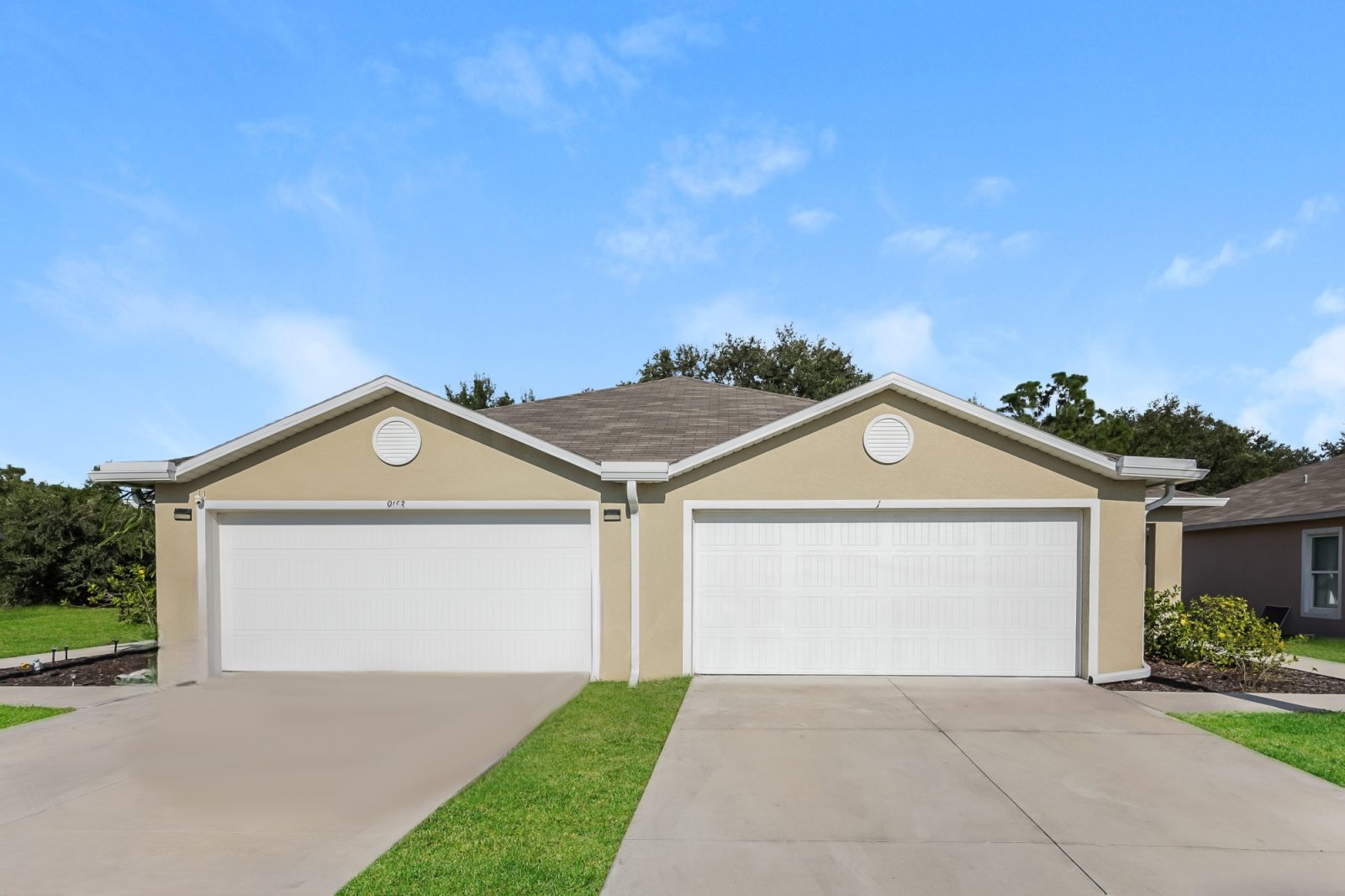 000 front view 13127303