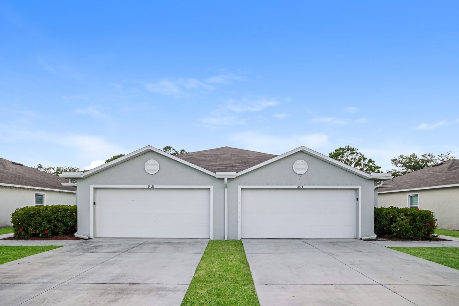 000 photo front view 15303998