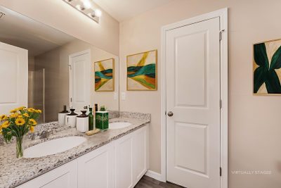 004 photo main bathroom 14648985