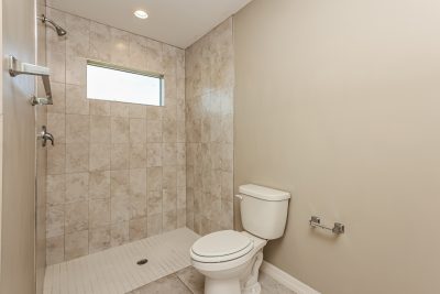 010 photo main bathroom 15145791