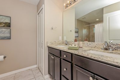 004 photo vs main bathroom 15147223