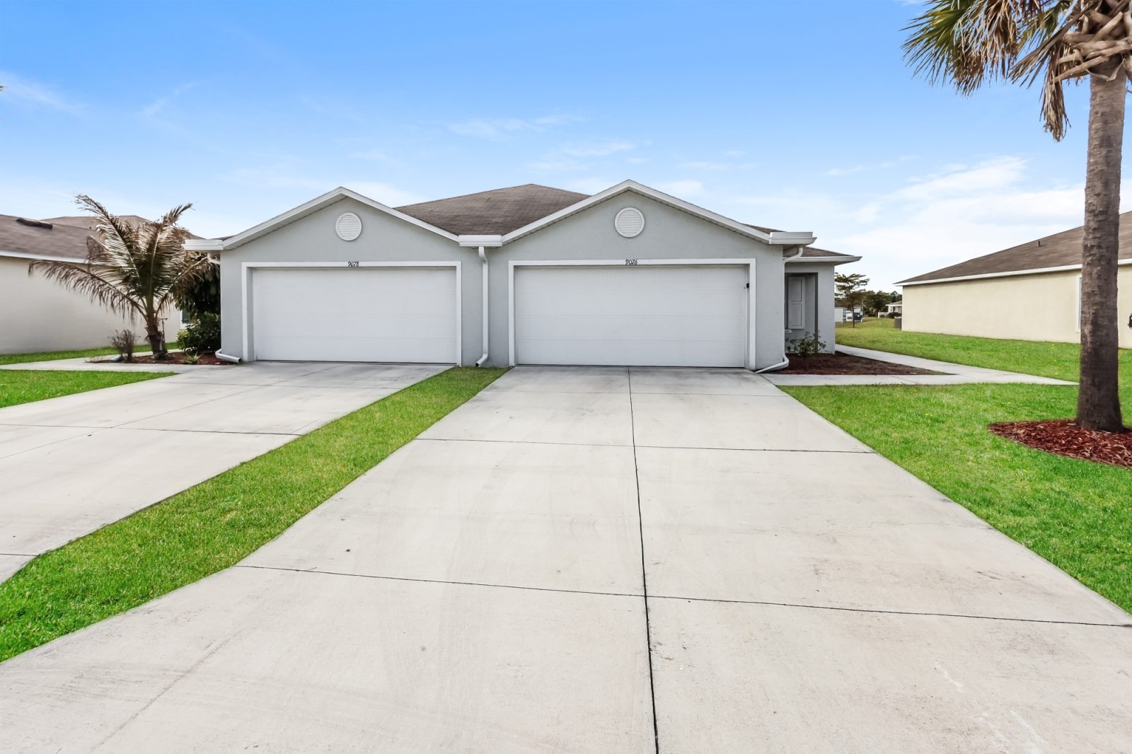 000 photo front view 15146271