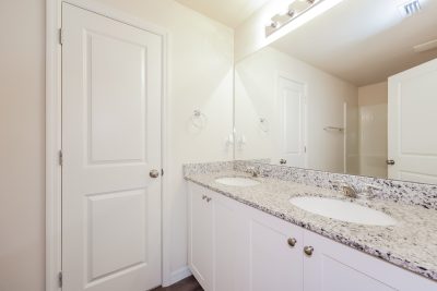 009 photo main bathroom 13249307