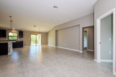 003 Living Room ET41157