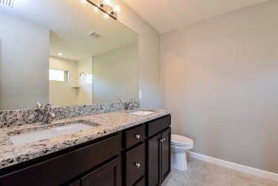 010 Main Bathroom ET41157
