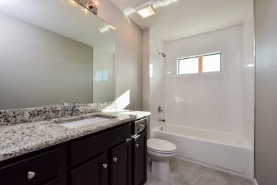014 Bathroom ET41157