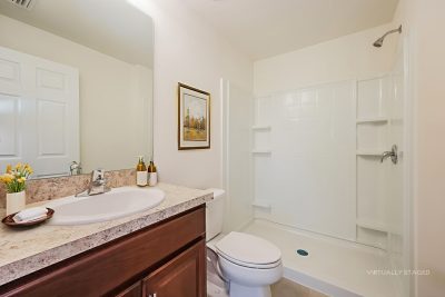 004 photo vs main bathroom 15184475