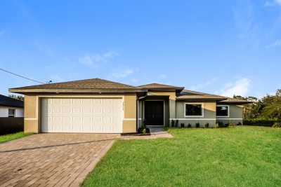 000 Front View 12269703