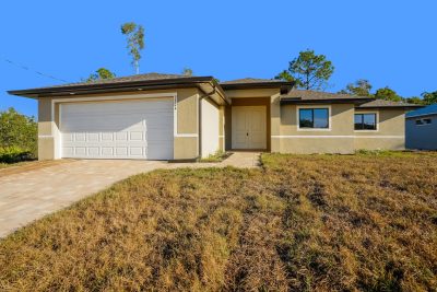 000 Front View 12576279