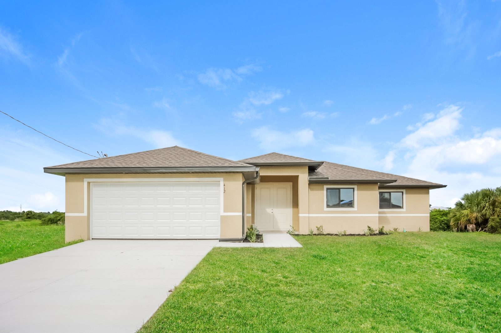 000 Front View 12865925