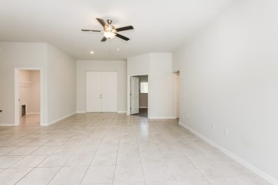 003 Living Room ET49025