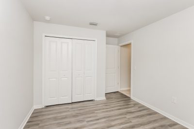 010 Bedroom ET49025