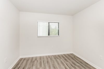 011 Bedroom ET49025