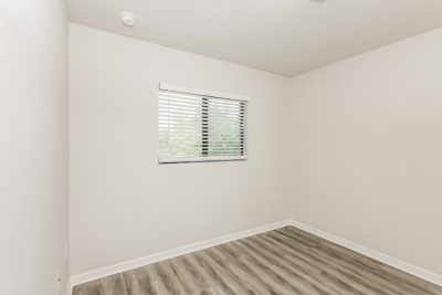 012 Bedroom ET49025