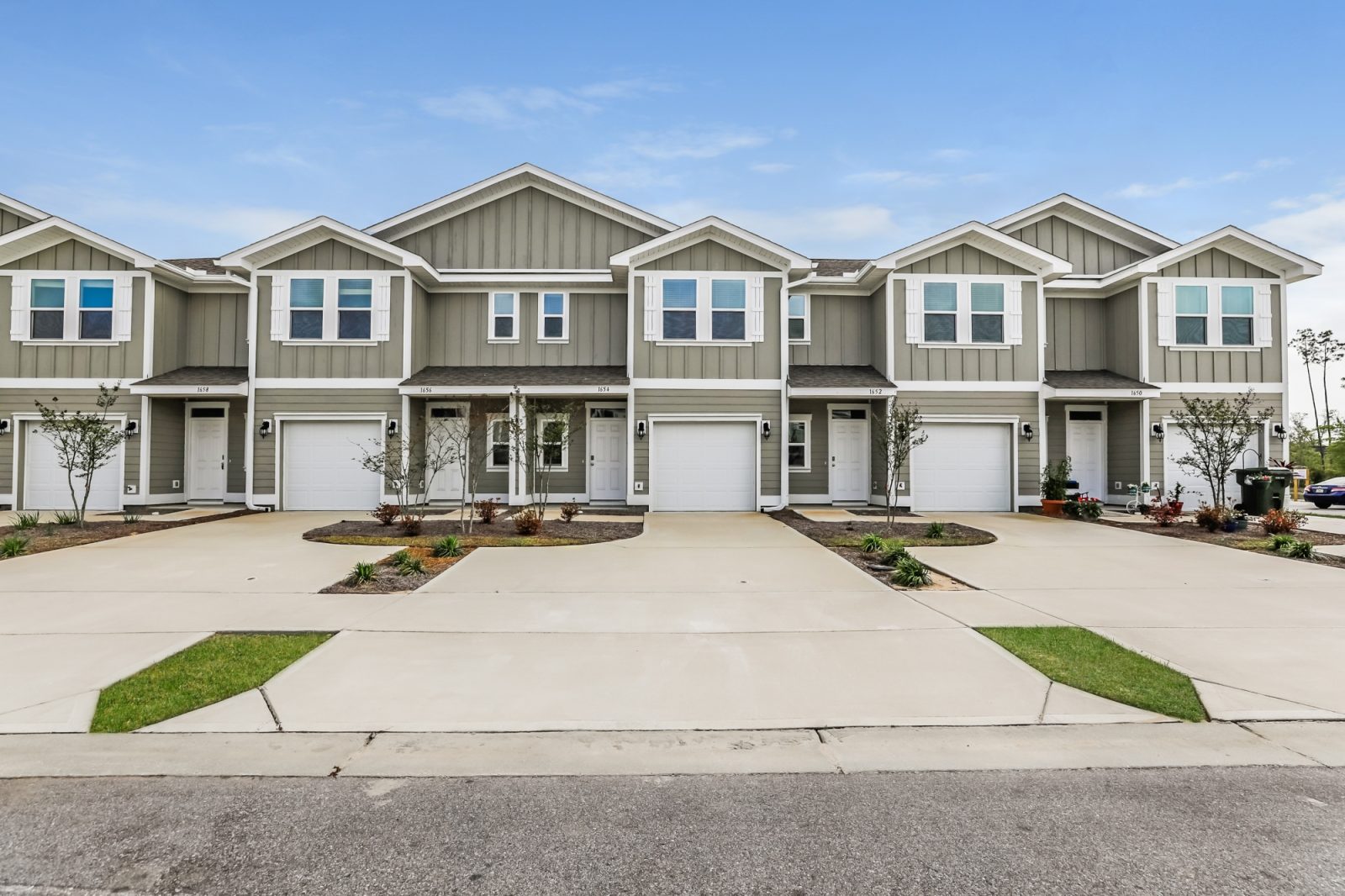 000 photo front view 12580357