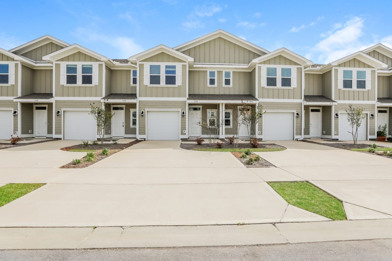 000 photo front view 12580317