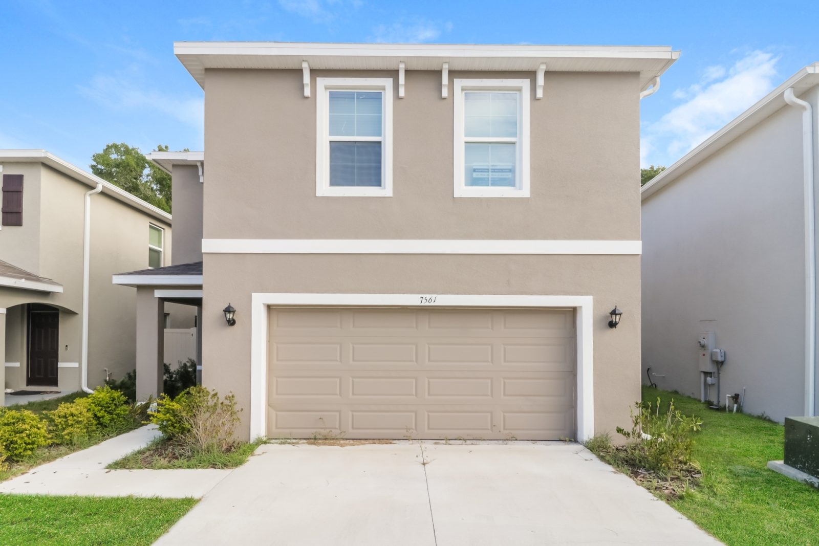 000 photo front view 12780863