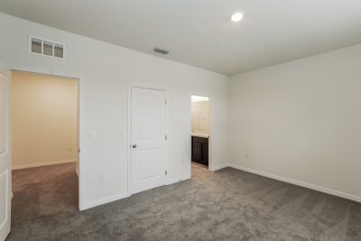 008 Main Bedroom ET61056