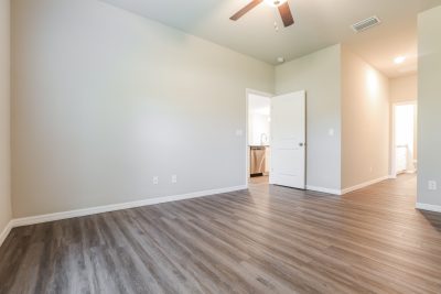 009 photo main bedroom 12580206