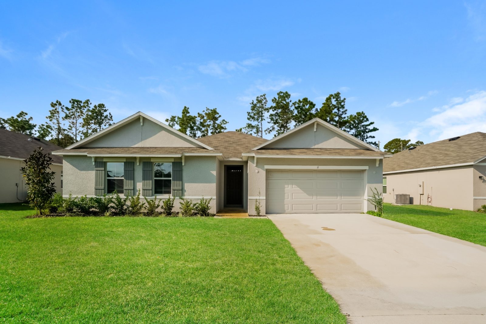 000 photo front view 11991594