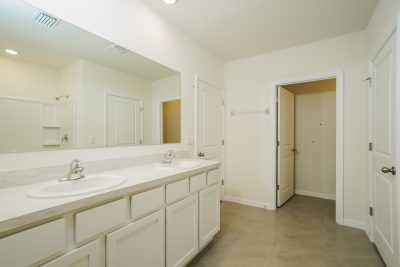 012 photo bathroom 11991597