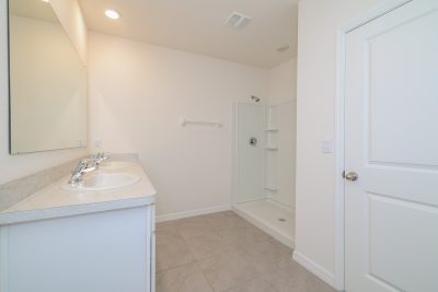 010 photo main bathroom 11279517