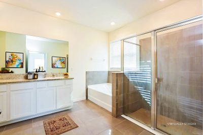 004 photo vs bathroom 14725906