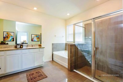 004 photo vs bathroom 14725906