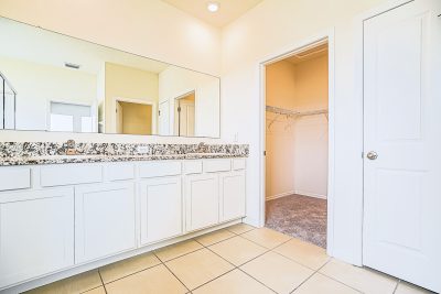 008 photo Main Bathroom a40e95ce 412a 42f1 8c75 32323e24bf4d