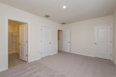 005 photo main bedroom 10305945