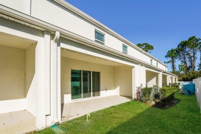 015 photo rear view 14920993