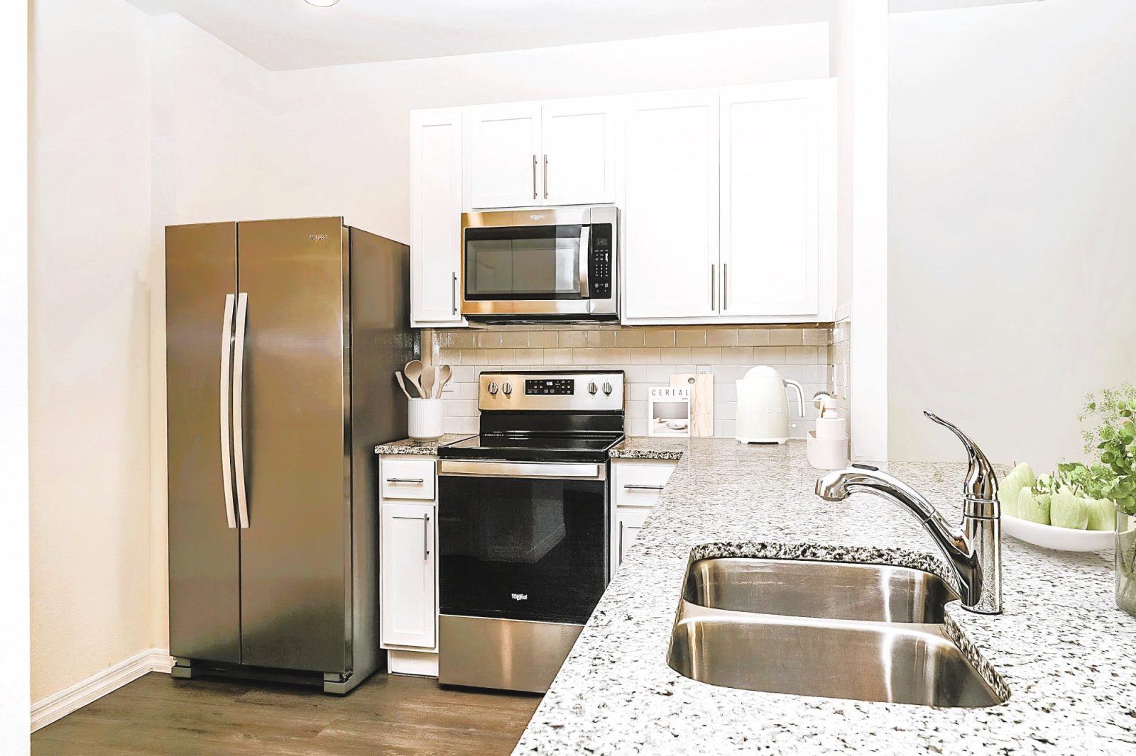 001 010 photo vs kitchen 15157910