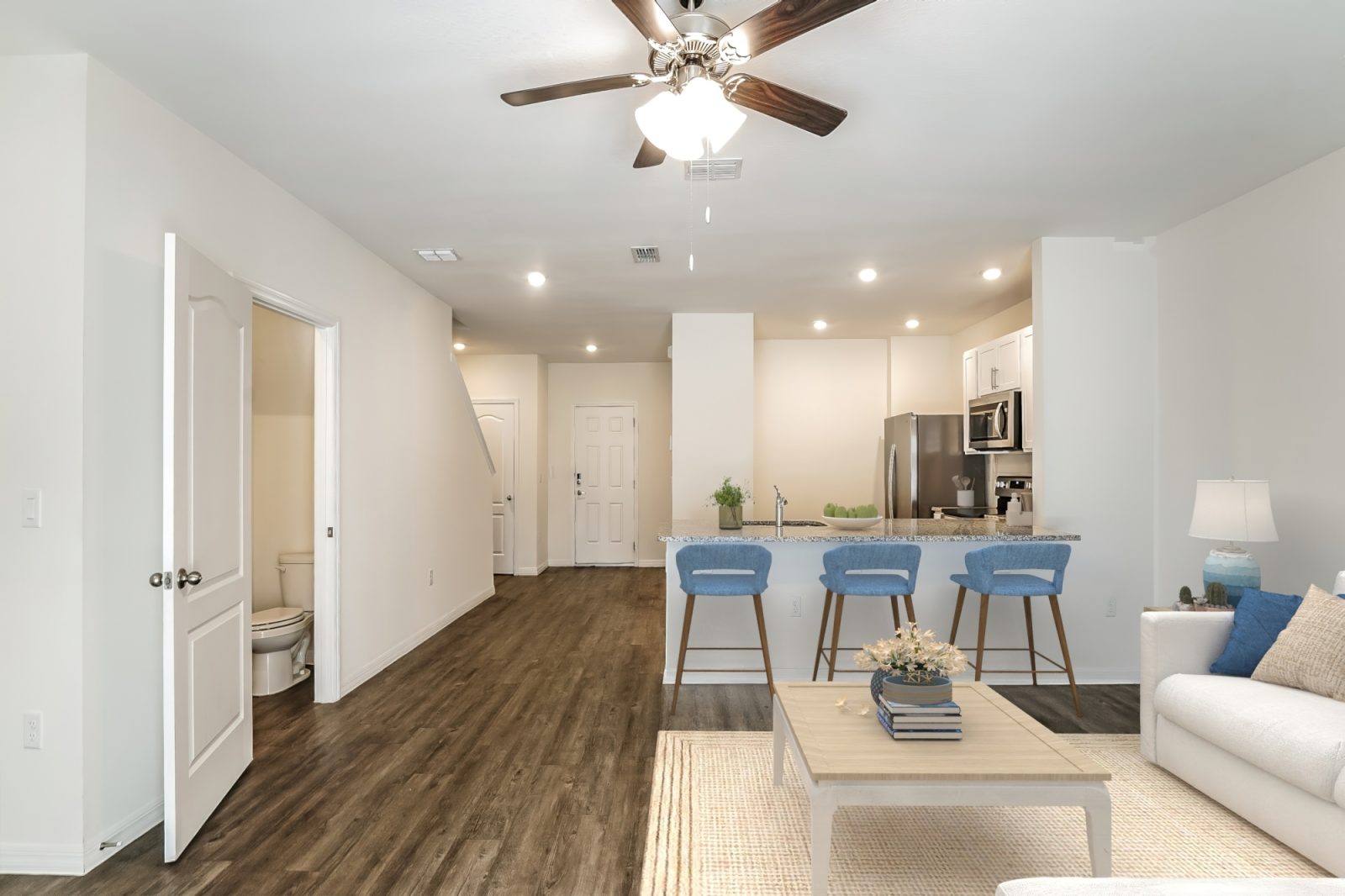 001 photo vs living room 15157911