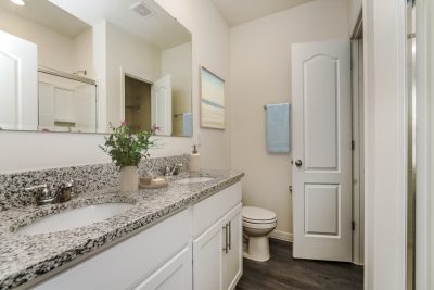 004 photo vs main bathroom 15157909