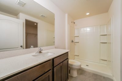 007 photo main bathroom 13662942