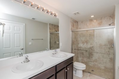 008 photo main bathroom 11619077