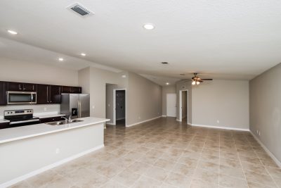 003 Living Room ET91166