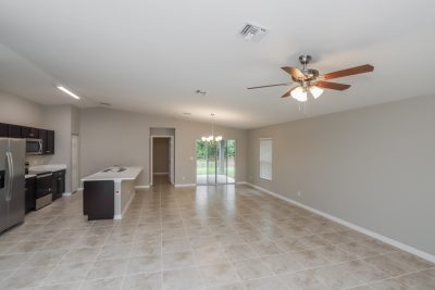 003 Living Room ET91178