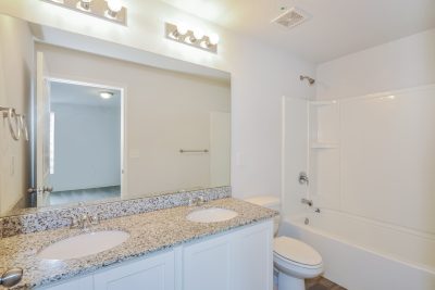 009 photo main bathroom 12916036