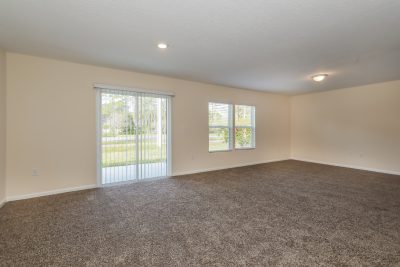 005 Living Room ET42083