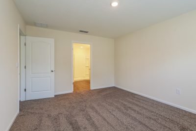 008 Main Bedroom ET42083