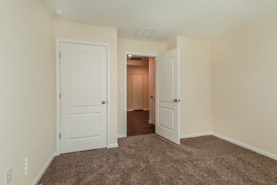 011 Bedroom ET42083