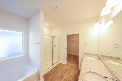 009 Main Bathroom ET51153