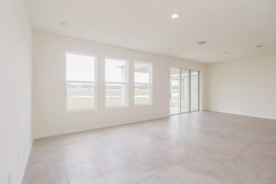 005 photo Living Room 757cf1fd 0028 455d b80f ac78d30874a1