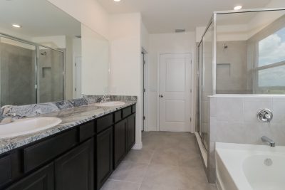 008 Main Bathroom ETY1012