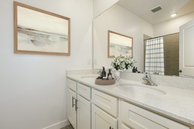 004 photo vs bathroom 14709637