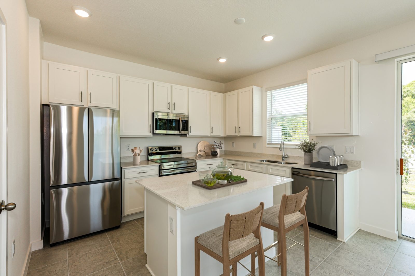 001 photo vs kitchen 14709630