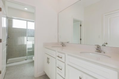 011 photo main bathroom 14740908