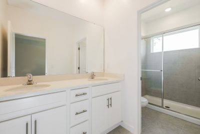 011 photo main bathroom 14741023